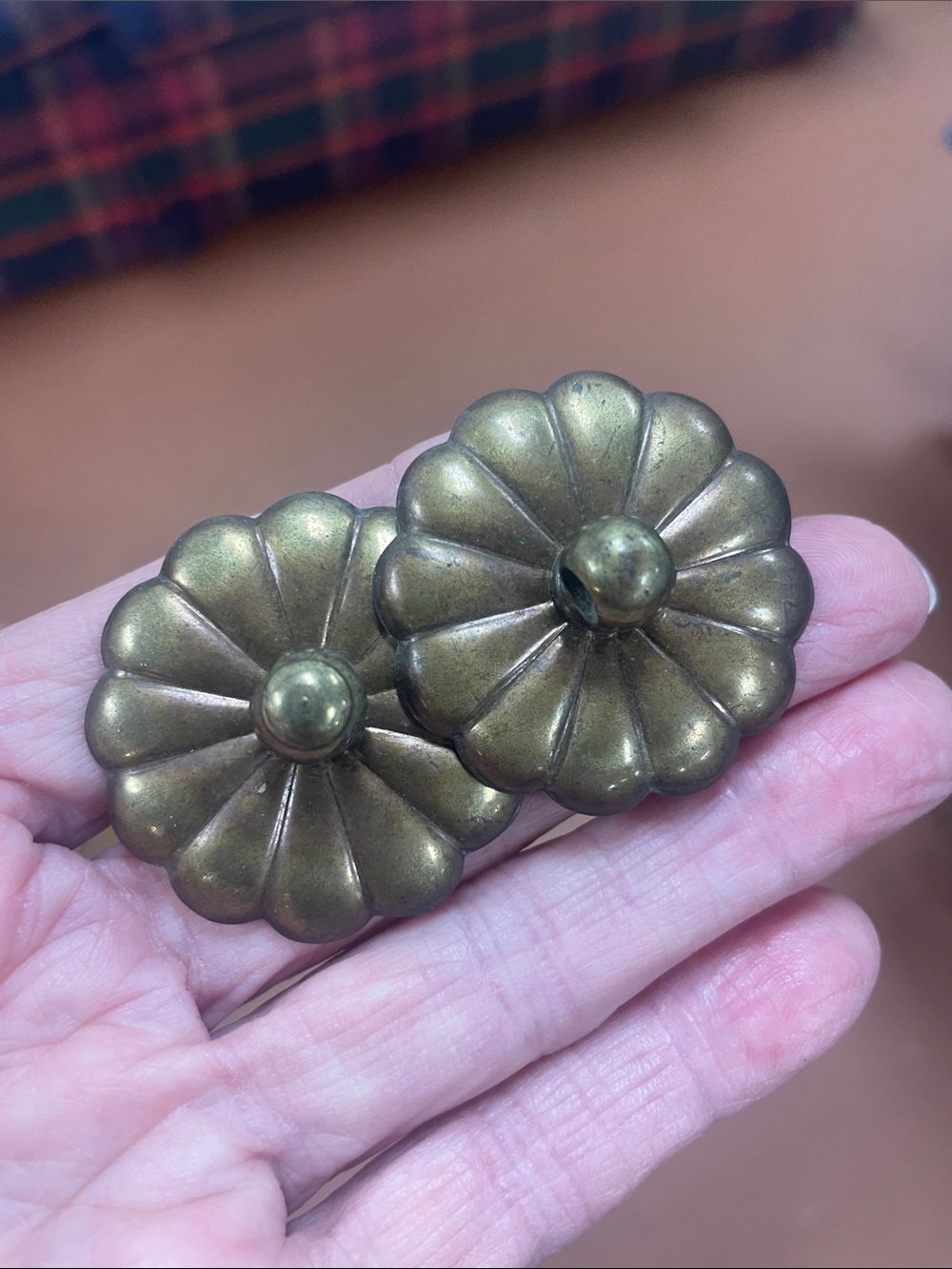 Antique Brass Flower Cabinet Knobs - Set of 2